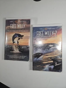 Free Willy 1 & 2 (1993) VHS Klappkoffer - BRANDNEU/FABRIKVERSIEGELT - Bild 1 von 6