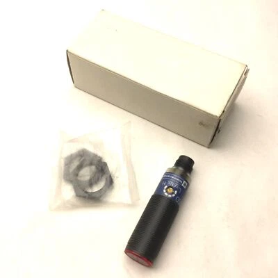 New Telemecanique XUB-J103535D Photoelectric Sensor, NPN, M12, 12-24V - Image 1 of 4
