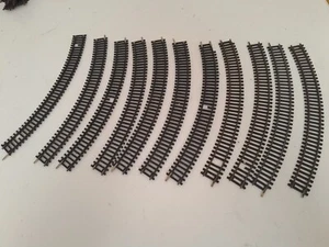 Tri-ang Hornby OO Gauge Model Railway Track - R605 Curves x 11 - Picture 1 of 13