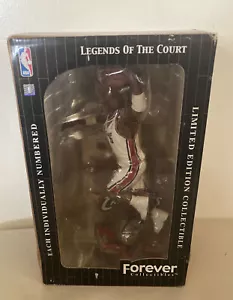 forever collectables Legend of the court- LeBron James- original packaging. - Picture 1 of 8