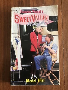 Sweet Valley High #130 Model Flirt 1997 Vintage Paperback FREE POST - Picture 1 of 6