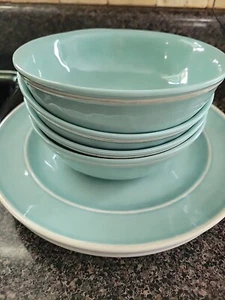 Pottery Barn Cabana Melamine 4 Plates 4 Bowls - Picture 1 of 6