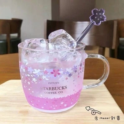 Nueva taza de café Starbucks Corea Sakura 2025 de vidrio rosa con varilla púrpura 12 oz Foto 1 de 4