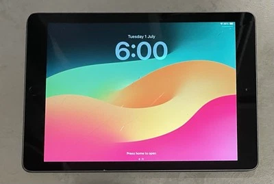 Apple iPad 6th Gen (2018) 9.7" A10 32GB 128GB Silver Space Grey - Image 1 of 4