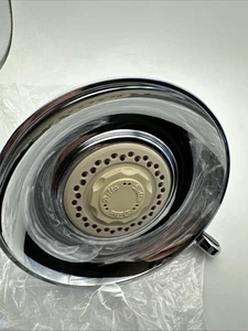 Cabezal de ducha multifunción victoriano Delta RP34355 2,5 GPM - cromado - Imagen 1 de 5