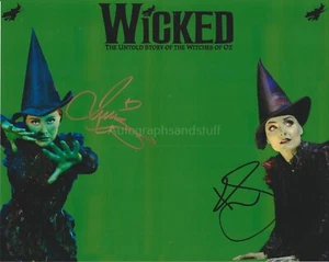 Kerry Ellis Louise Dearman HAND SIGNED 8x10 Photo Autograph Wicked The Musical . - Picture 1 of 2