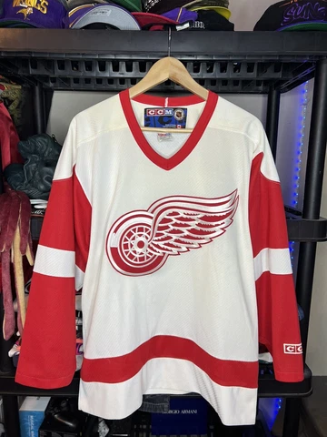 Vintage 90s’ STARTER Detroit Redwings Jersey Size Medium Cover