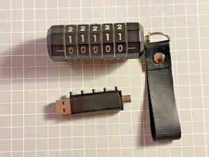 Cryptex USB-Stick mit 5er Zahlenschloss • 16 GB • Micro-USB und USB Anschluß - Afbeelding 1 van 7