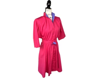 Abito camicia vintage anni 80 taglia 10 cintura colletto a poppa rosa viola Willi Of California - Foto 1 di 15