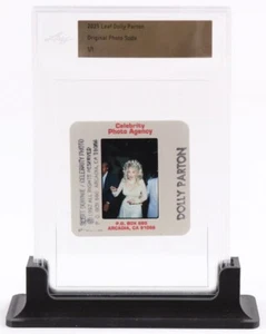 Dolly Parton 1/1 feuille 2025 Scott Downie photo originale diapositive feuille encastrée et authentique - Photo 1/2