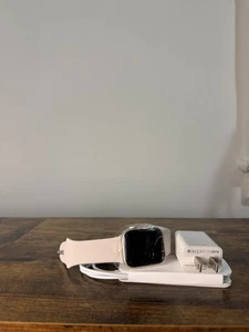 Apple Watch Series 9 41mm Aluminum Case with Sport Band - Starlight, M/L... - Zdjęcie 1 z 4