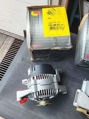 ALTERNATORE RIGENERATO BOSCH ETR C-GEN. 0986039570 14V 70A PER OPEL ASTRA CORSA - Immagine 1 di 4