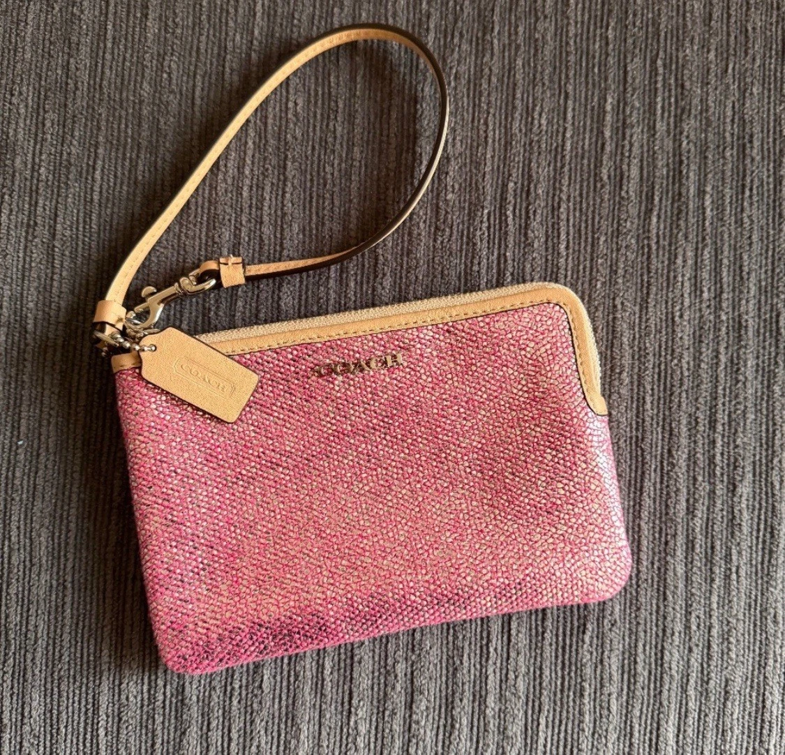 バッグ Coach Signature Pink Bleecker Bag Y2K Coach Limited Edition Signature Bleecker Daisy Tote Bag PINK