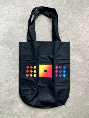 Apple Computer 5th Fifth Avenue Ave New York NYC Cube Reopening Tote Bag 2019 - Image 1 of 4