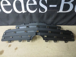 Vauxhall Insignia Radiator Grill Cover Part No 13264363 - Picture 1 of 2