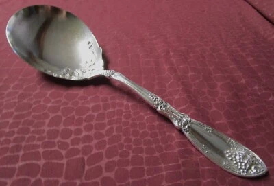 La Vigne Large Serving or Berry Spoon 1908 Rogers Silverplate No Monogram     GU - Imagem 1 de 4