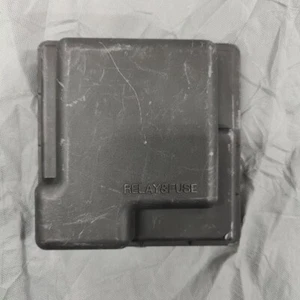 01 02 03 Toyota Prius Fuse Relay Box Cover Lid OEM - Bild 1 von 5