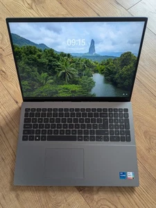 Dell Vostro 5620 Core i7 1260P 2.1Ghz 16GB RAM 512GB SSD 16" FHD 12th Gen 614 - Picture 1 of 8