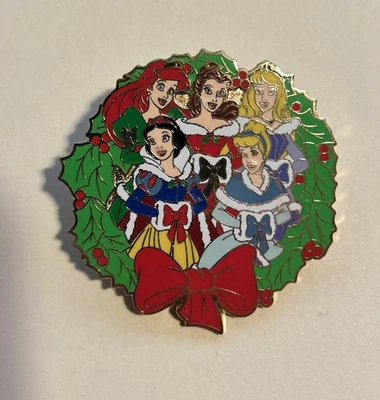 Disney Pin 26810 Princess Christmas Wreath 2003 Ariel Belle Aurora Snow White - Image 1 of 2