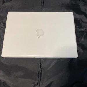 Apple MacBook 13.3" Laptop White 2006 A1181 TESTED w/Charger - Picture 1 of 8