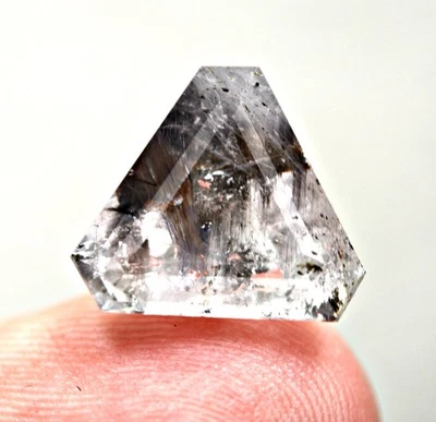 6.00ct Rare Brookite Needles in Quartz Top Cut Gemstone from Pakistan - Image 1 of 4