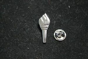 GIRL SCOUT "TORCH" PIN (Silver Plated)- OFFICIAL GSA vintage (D63) - Picture 1 of 2