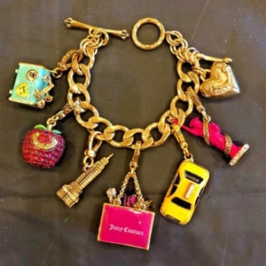 JUICY COUTURE "I LOVE NY" THEME CHARM BRACELET WITH 6 RETIRED CHARMS - Picture 1 of 6