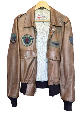 Винтажная кожаная куртка-бомбер 60-е 70-е военные нашивки ВВС США военные - Изображение 1 из 4