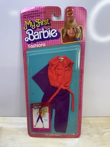 De colección Nuevo en Paquete My First Barbie Fashions #1911 Nuevo 1980 Pantalones Púrpura Top Rojo - Imagen 1 de 4