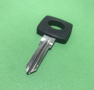 Blank Key For Mercedes Benz 230 240D 280CE 280E 300D 450SL X83 MB39 YM23 YS24 - Picture 1 of 1