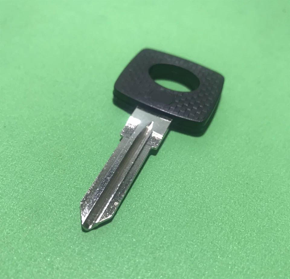 Blank Key For Mercedes Benz 230 240D 280CE 280E 300D 450SL X83 MB39 YM23 YS24 - Imagem 1 de 1