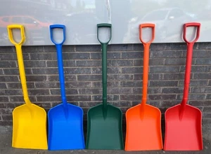 Heavy Duty Weather Proof Multi-Purpose Plastic Garden Shovel/Stable Shovel - Picture 1 of 6