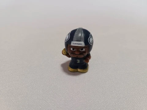 NFL TEENYMATES Seattle Seahawks RUSSELL WILSON GOLD Version 1" Figure Cover