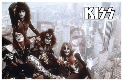 Impresión de póster personalizado KISS Band 24 x 36 borde blanco horizonte de Nueva York Foto 1 de 4