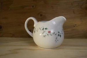 Pfaltzgraff Winterberry Crema Jarra Crema Acebo Baya Navidad Vacaciones - Imagen 1 de 6