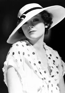 Myrna Loy Monochrome Photo Print 08 (A4 Size-210 x 297mm-8.5" x 11.75") - Picture 1 of 2