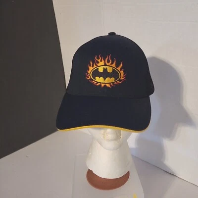 Бейсболка с сеткой Batman DC Comics Flames Trucker черная и желтая кепка подростковый размер  - Изображение 1 из 4