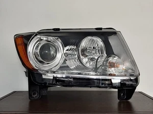 Jeep Grand Cherokee Headlight 2011 2012 2013 Xenon HID Right OEM Passenger - Bild 1 von 10