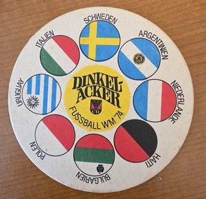 Escasa montaña rusa de cerveza Dinkelacker fútbol mundial 1974 banderas fútbol estera de cerveza bar cervecero - Imagen 1 de 2