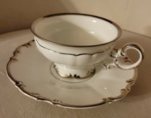 Hutschenreuther REVERE Cup & Saucer Sylvia White w/Platinum Trim Bavaria Germany - Picture 1 of 9