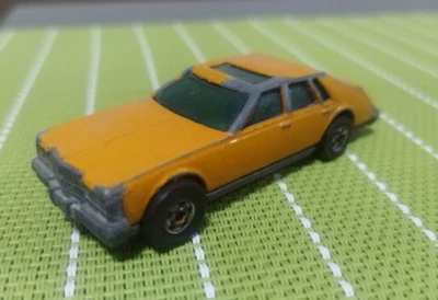 Aurimat hot wheels Cadillac Seville front wheels size error Made in Mexico - Image 1 of 4