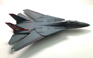 HOOCH ROBERTS ESCALA 1/48 FUNDIDO A PRESIÓN F14 TOMCAT INDEPENDENCIA EE. UU. - INCOMPLETO - Imagen 1 de 11