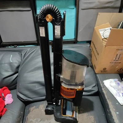 Shark IZ300UKT Anti Hair Wrap Cordless Pet Vacuum Cleaner - Black - Image 1 of 4