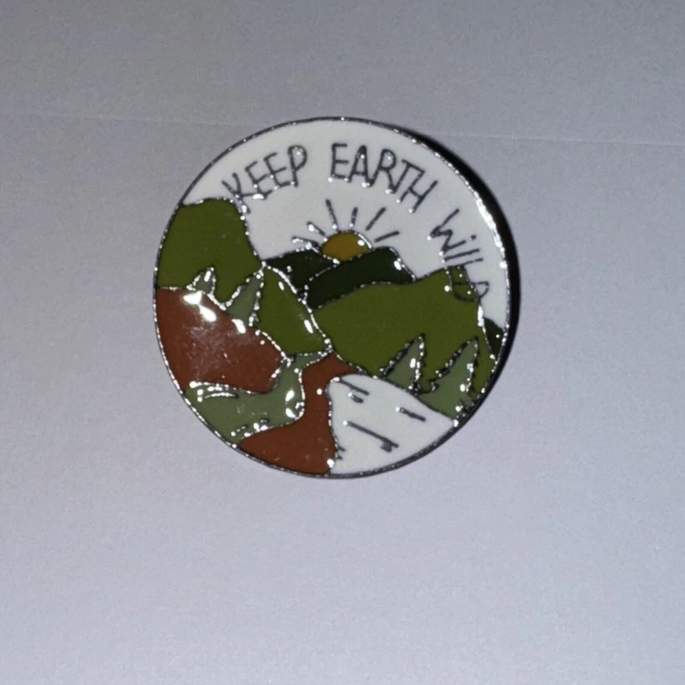 Broche prendedor Keep Earth Wild Mountains Sun Foto 1 de 1
