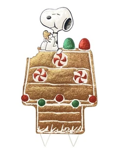 Peanuts Snoopy Gingerbread House Yard Art Outdoor Christmas Decor Hammered Metal - Picture 1 of 1