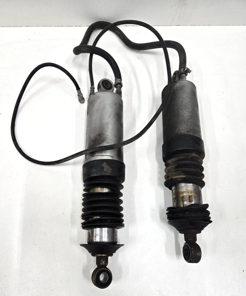 Juego de amortiguadores traseros Suzuki Cavalcade GV1400 1986 OEM PARA REPUESTOS Foto 1 de 4