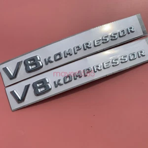 2x V8 KOMPRESOR Coche Adhesivo Rendimiento Insignia Guardabarros Parrilla Lateral Para Mercedes Benz/ - Imagen 1 de 2