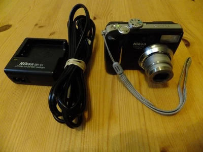 NIKON COOLPIX 7900 7.1 MP COMPACT CAMERA / SUPER CLEAN / NO SD CARD - Image 1 of 4