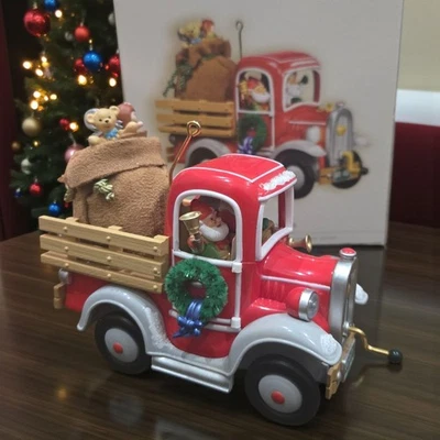 Luces y Sonido Hallmark Keepsake 2006 Happy Haulers Magic adorno de Navidad Foto 1 de 4