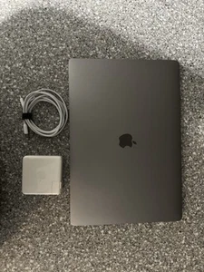 2019 Macbook Pro. 16Inch. 2.4 Ghz Intel I9. 32Gb Ram, 500 Gb Ssd. - Afbeelding 1 van 12